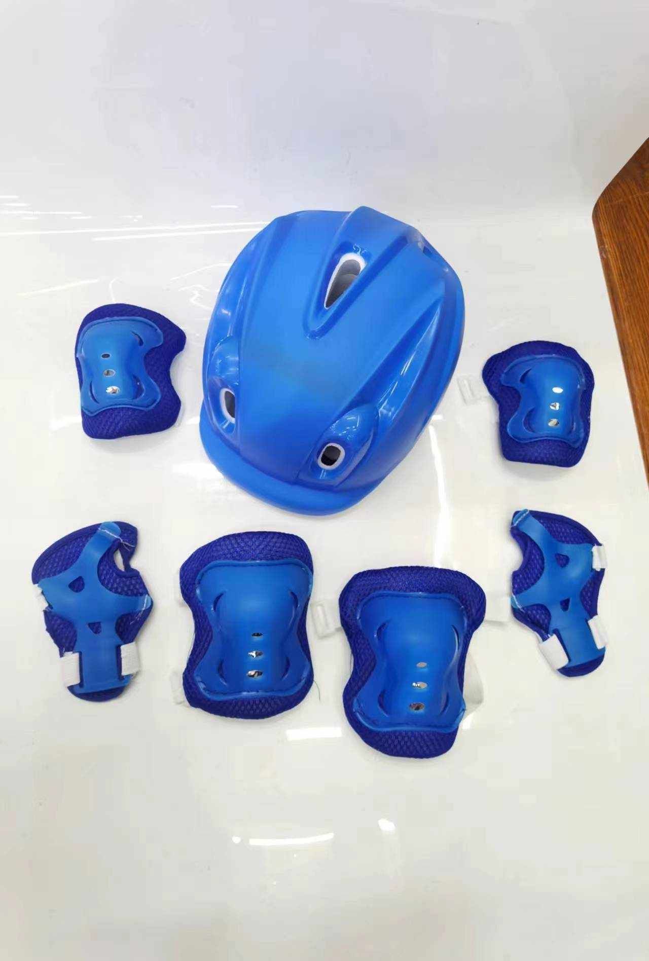 Kids’ 7-Piece Sports Protective Gear Set – Helmet, Knee Pads, Elbow Pads & Wrist Guards
